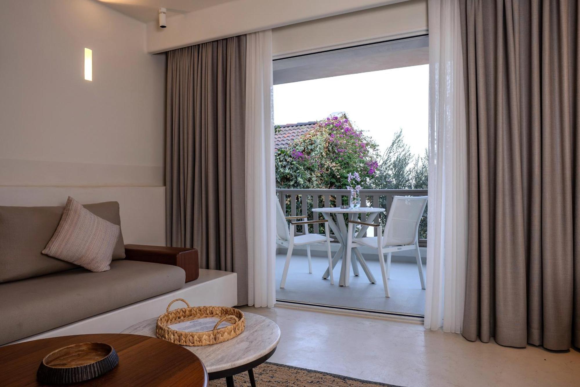 Pilos Suites Turunc Exterior photo